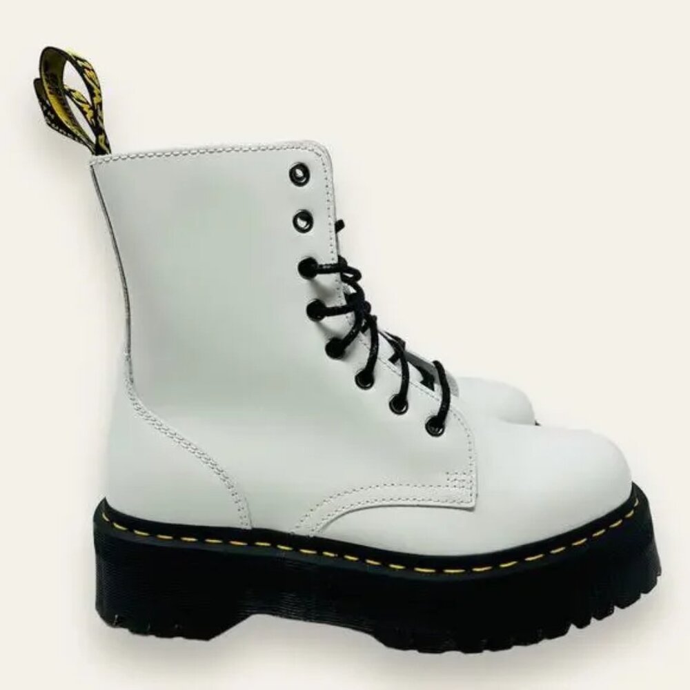 Dr. Doc Martens Jadon White Leather Platform 8 Eye Moto Boots 9 Women’s